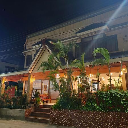TR pensión Sukhothai Exterior foto